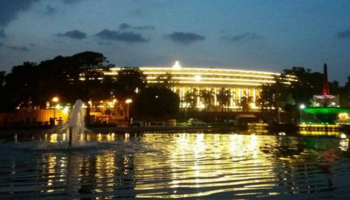 PARLIAMENT HOUSE NIGHT