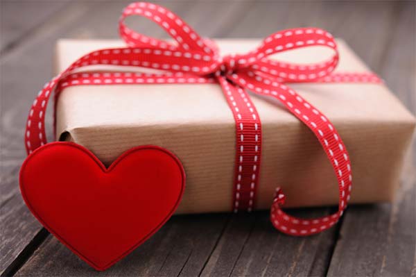 लड़कों के लिए वैलेंटाइन डे गिफ्ट - Valentine Day Gift For Boys/Men