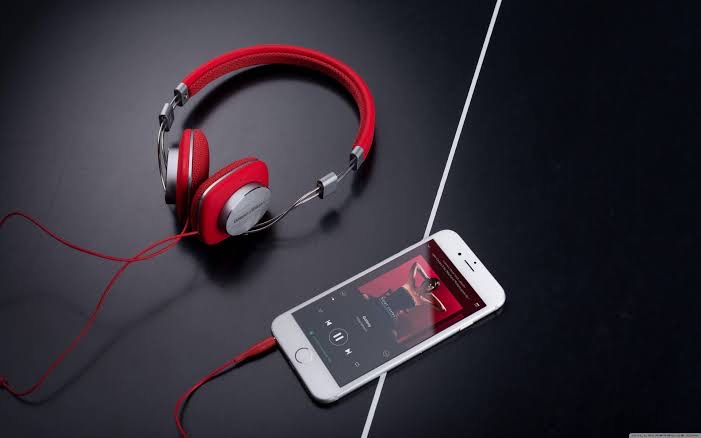 क्या earphones कानों के लिए खतरनाक हैं?