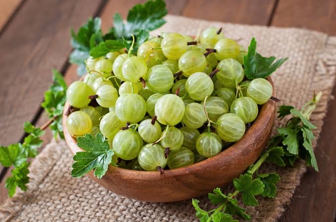 आँवला (Indian gooseberry) के 9 फ़ायदे और नुक़सान