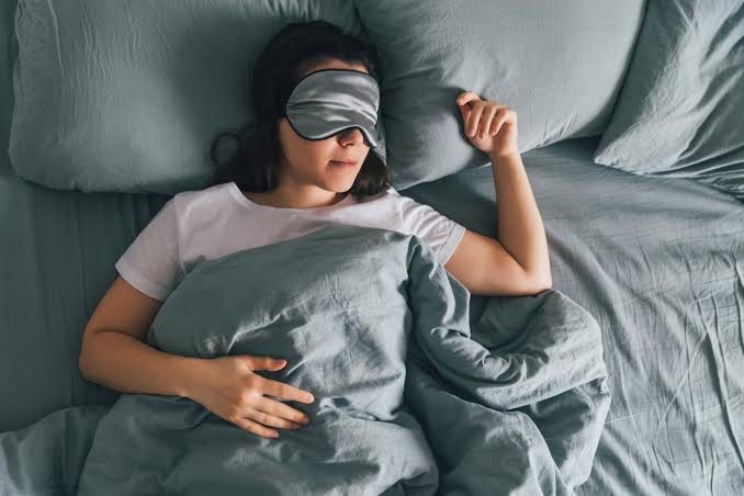 सोते समय (sleeping style) होती हैं कौन सी गलतियां?