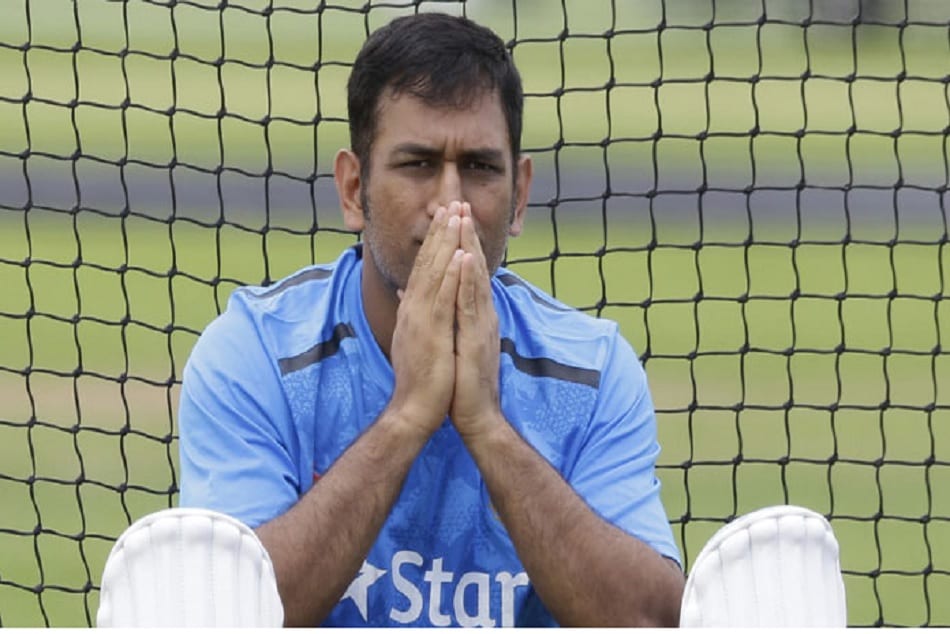 mahendrasinghdhoni 1540576345