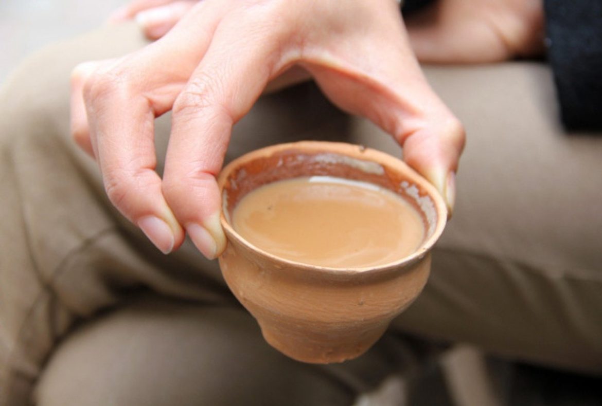 Chai Shayari in Hindi। दोस्ती, महोब्बत चाय पर शायरी स्टेट्स