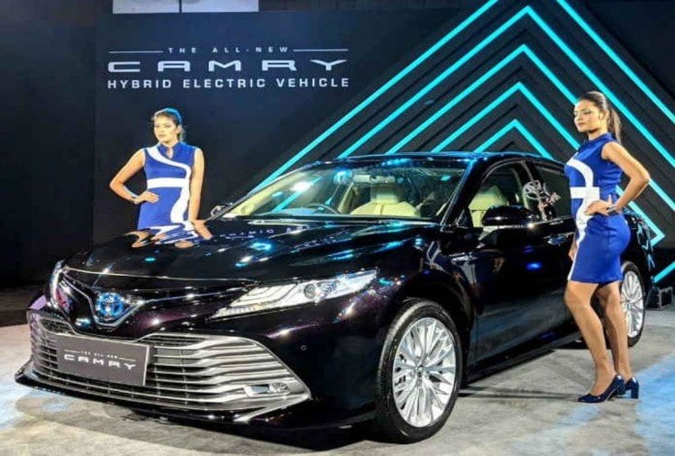 Toyota Camry BS6 launched in India